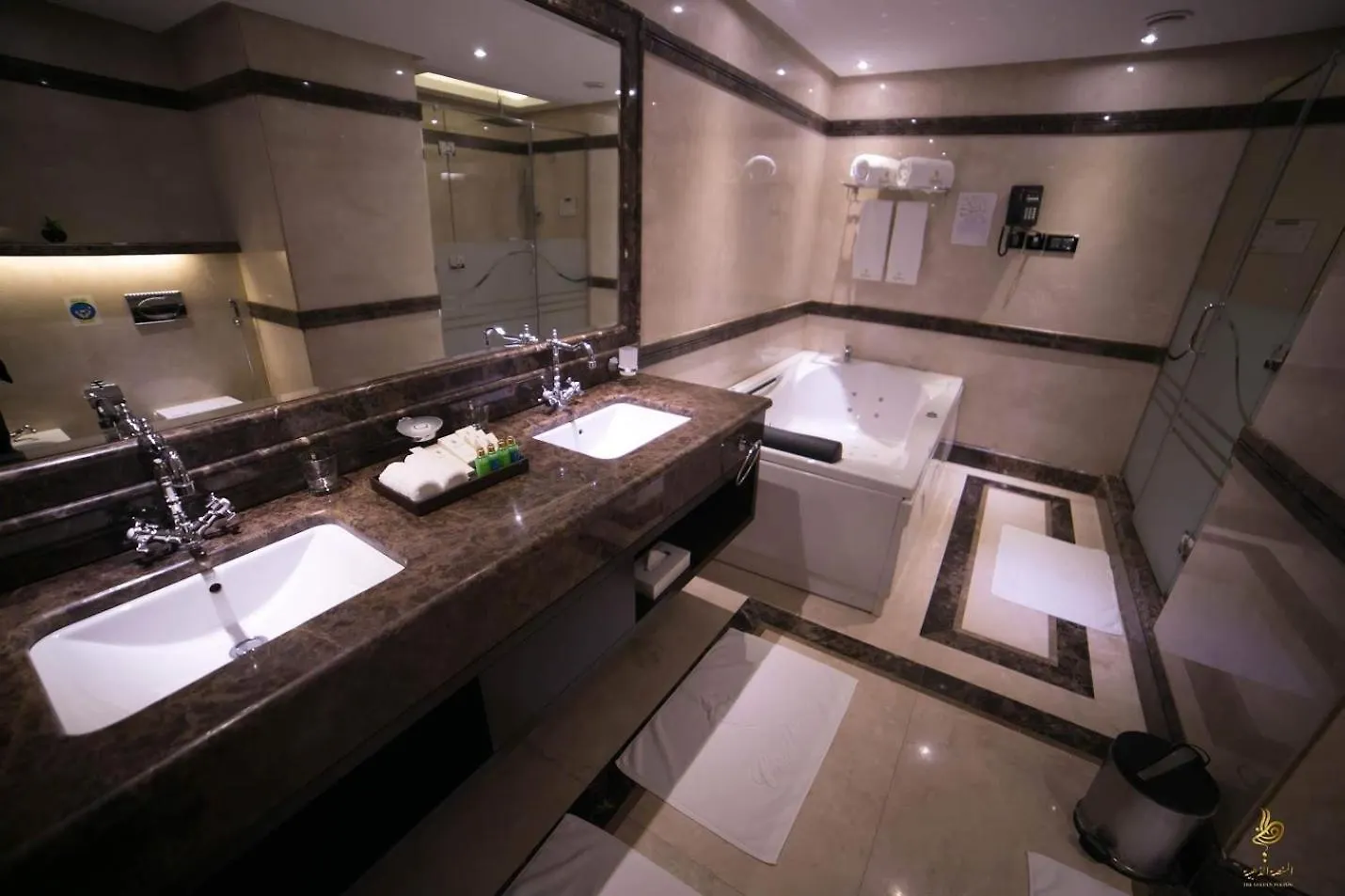 Casablanca Grand Hotel Jiddah 5*,